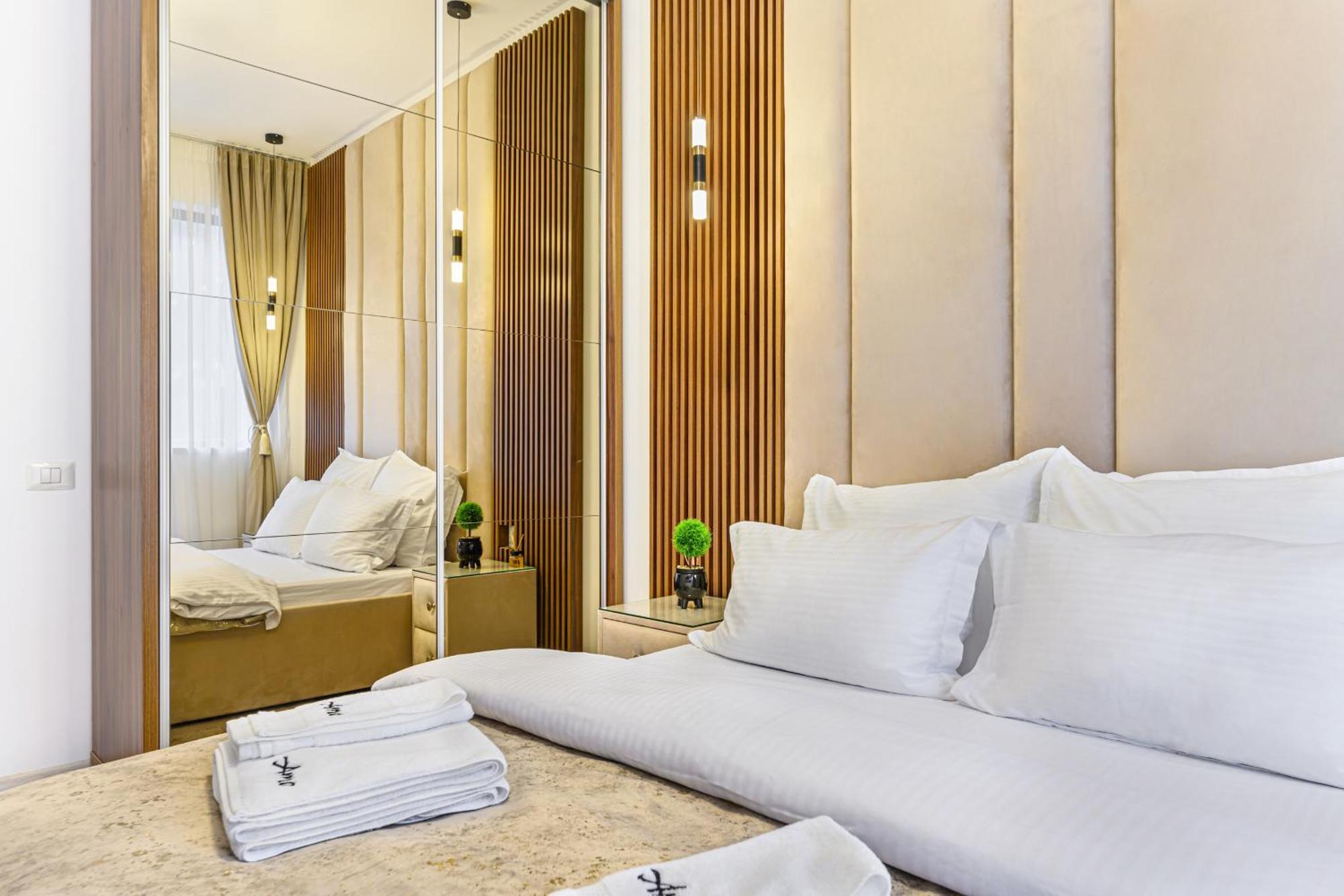 Ama Garden Apartment Буштені Екстер'єр фото