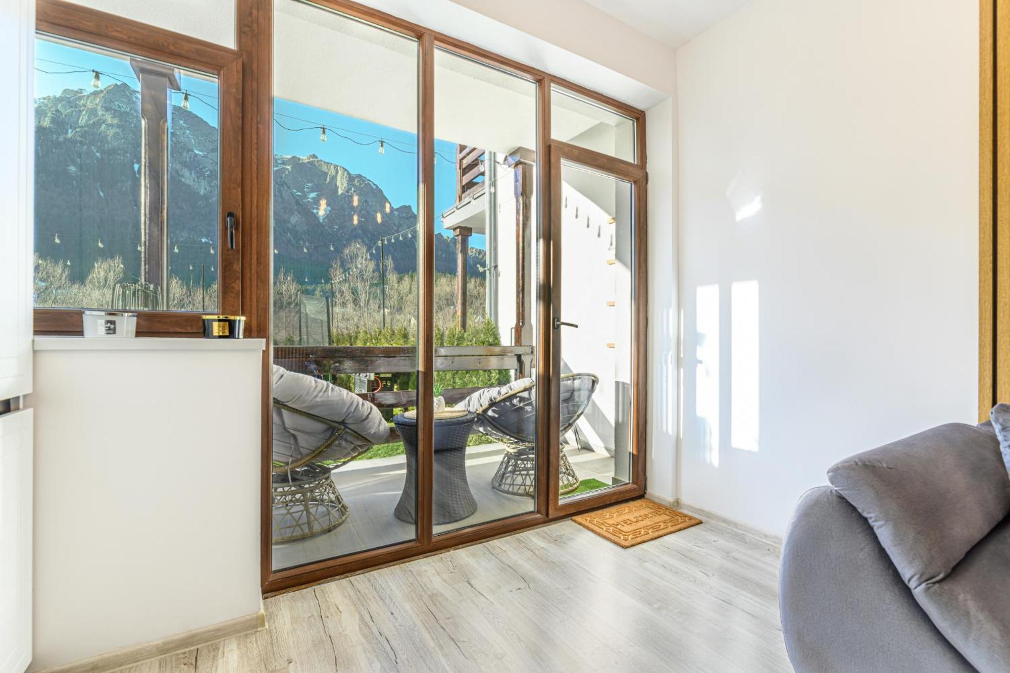 Ama Garden Apartment Буштені Екстер'єр фото