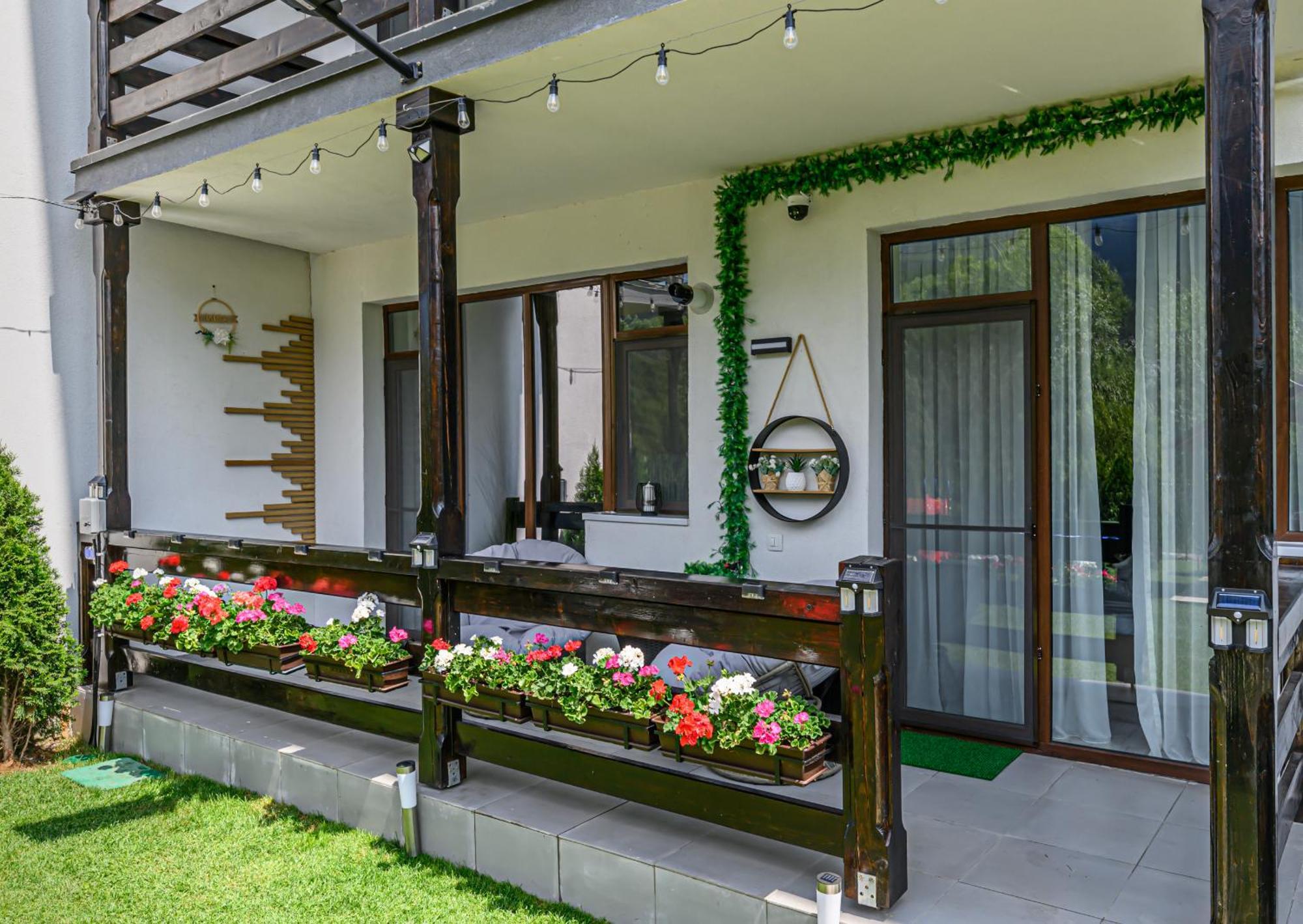 Ama Garden Apartment Буштені Екстер'єр фото