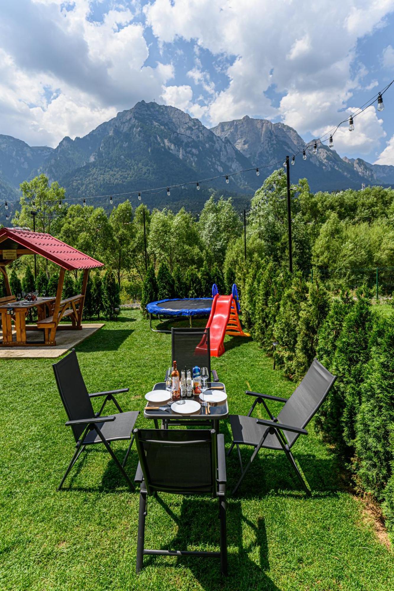 Ama Garden Apartment Буштені Екстер'єр фото